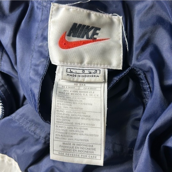 VINTAGE Nike Rare Reversible Hooded Heavy Jacket - Picture 15 of 15